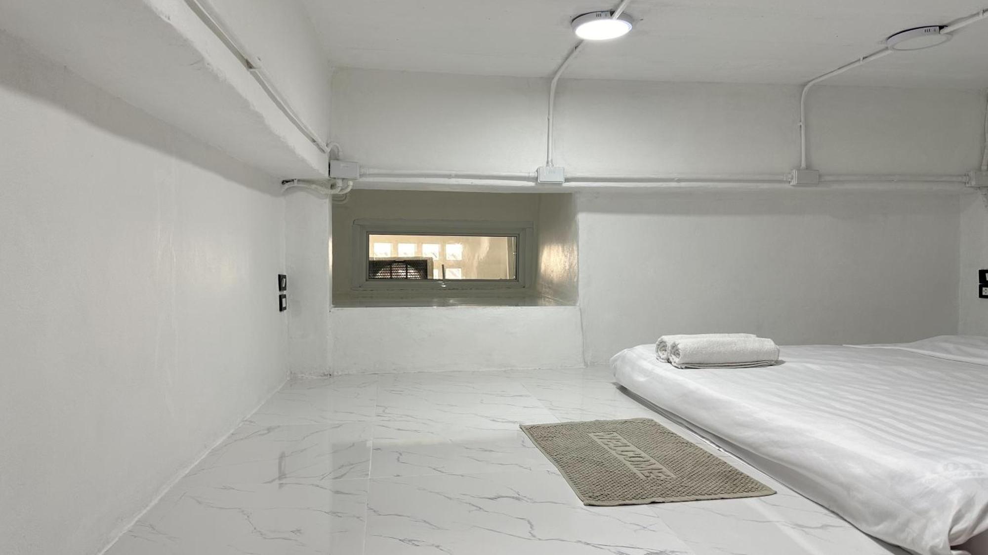 Apartamento Megun Capsule 150 Cm Bangkok Exterior foto